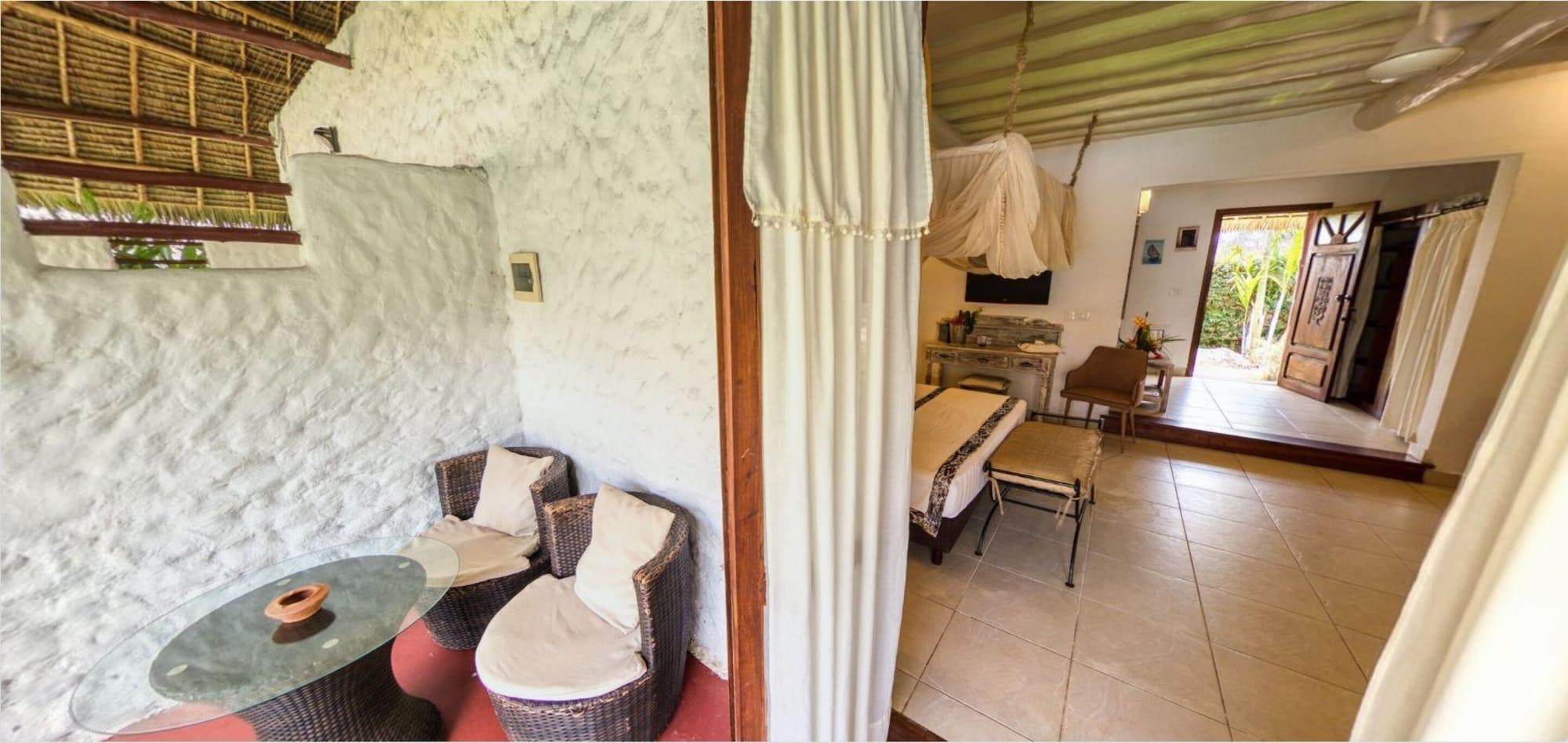 Hotel Karafuu Beach Resort Pingwe Exterior photo
