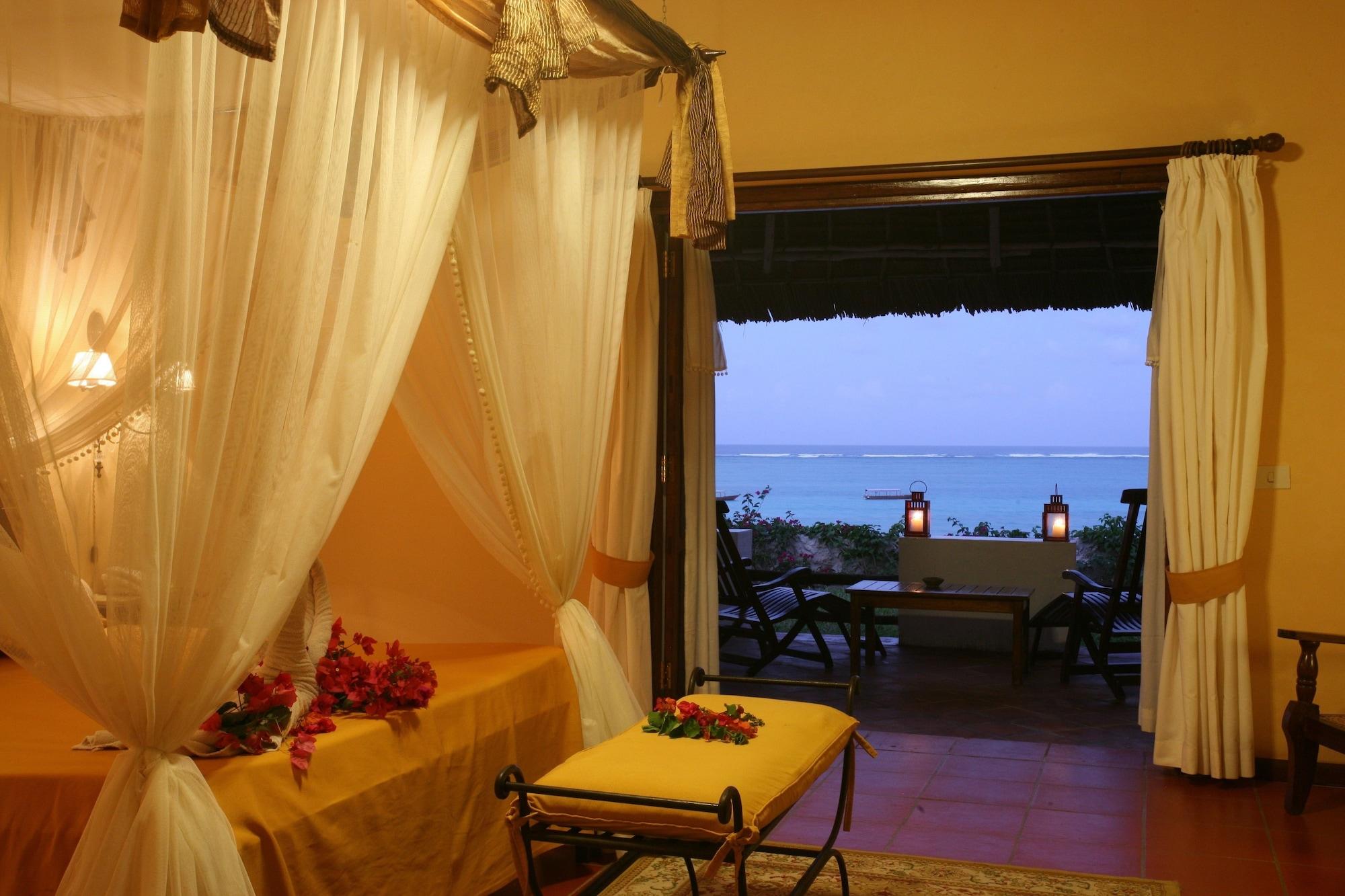 Hotel Karafuu Beach Resort Pingwe Exterior photo