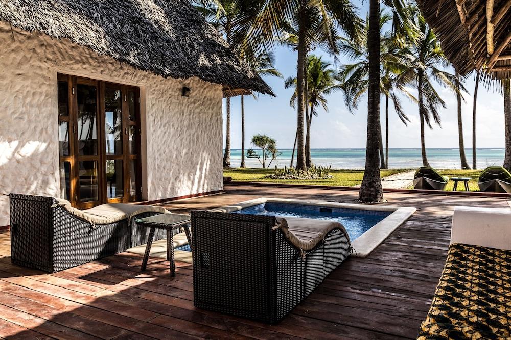 Hotel Karafuu Beach Resort Pingwe Exterior photo