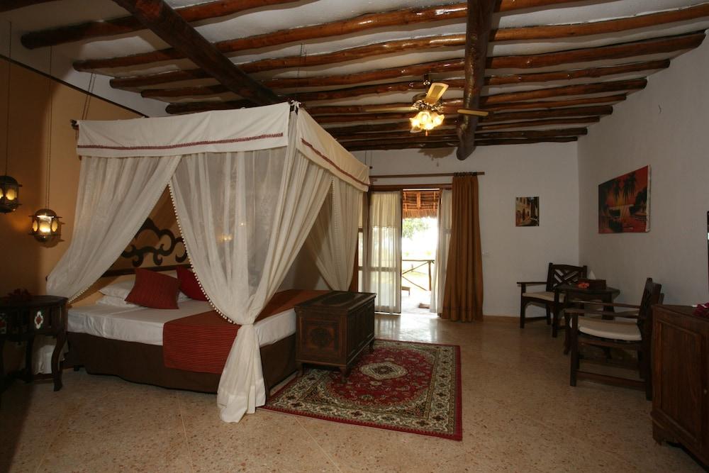 Hotel Karafuu Beach Resort Pingwe Exterior photo