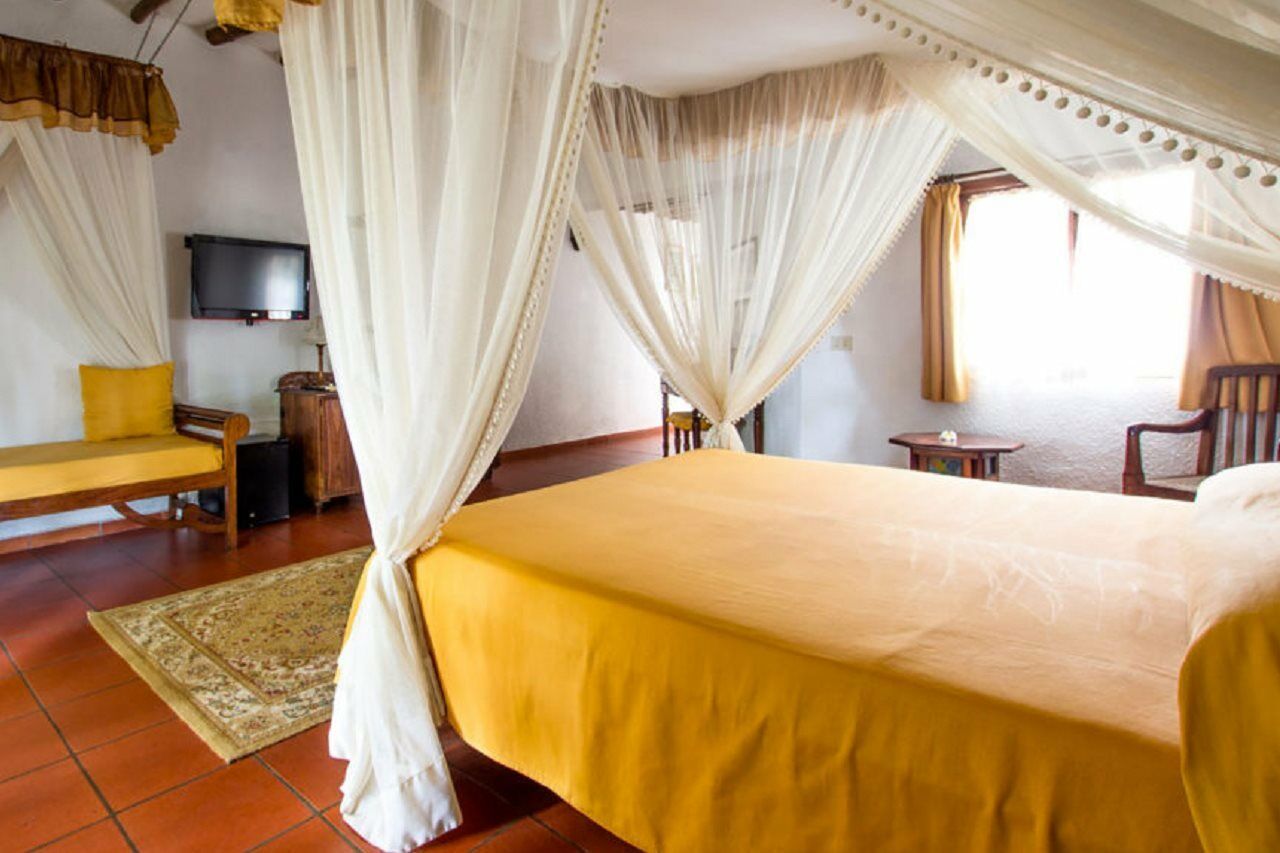 Hotel Karafuu Beach Resort Pingwe Exterior photo
